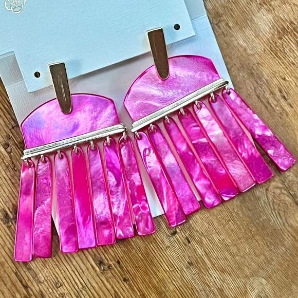 πΊπHPππΊ NWT Kendra Scott Mother of Pearl Layne Earrings - Picture 9 of 16